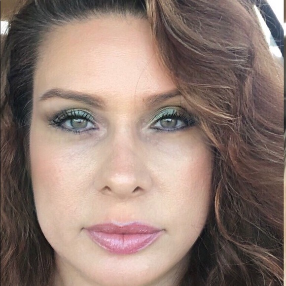 Meet your Posher, Alana - Picture 2 of 2